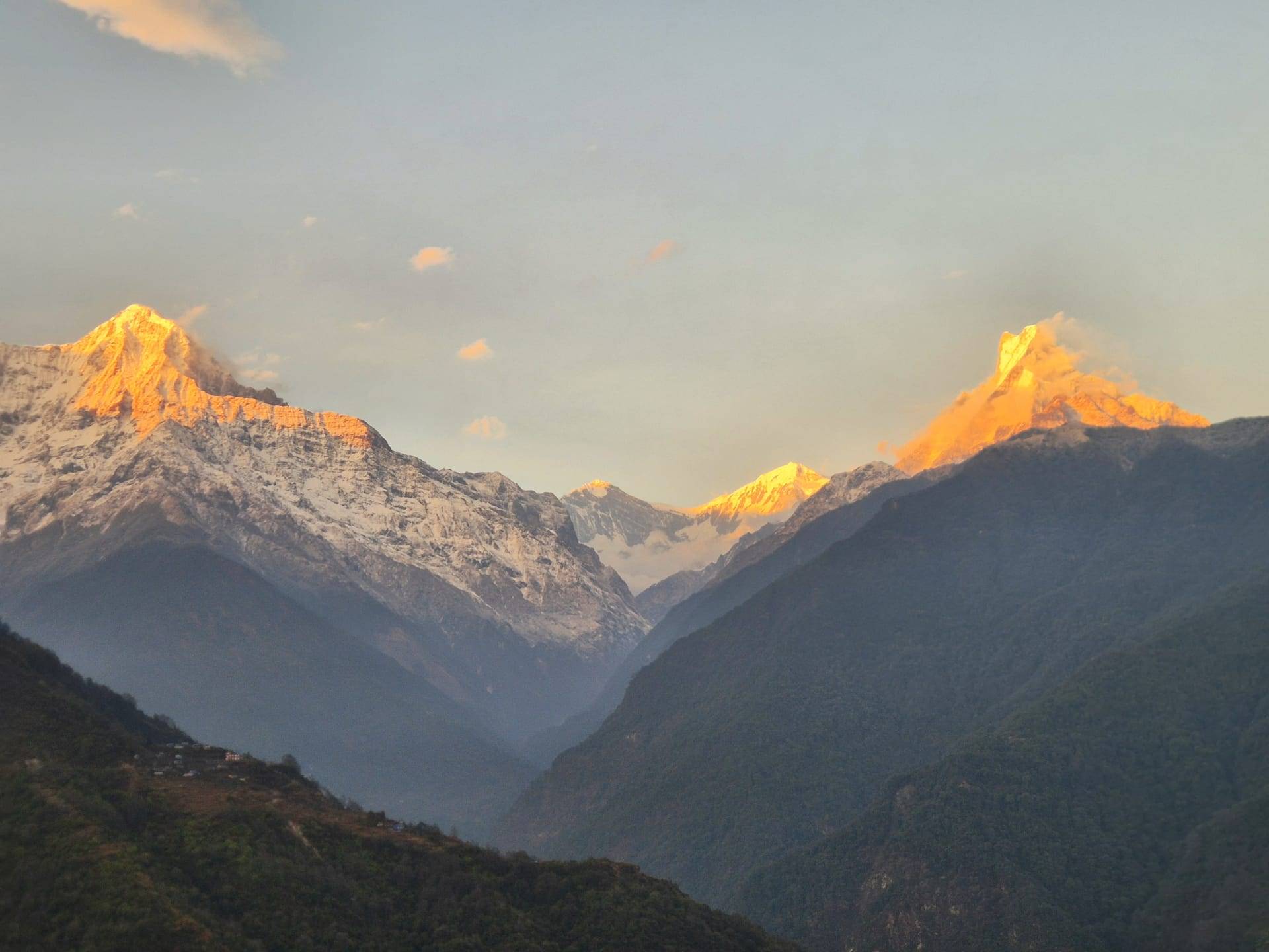 רכס האנפורנה בזריחה